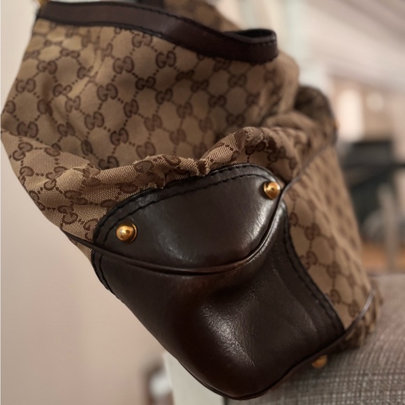 💯 Gucci Brown and Tan Hobo Bag with Iconic Style - Picture 4 of 13